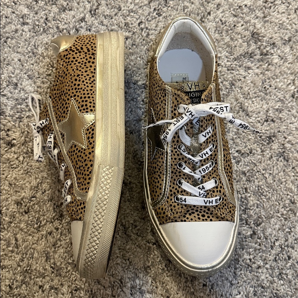 Vintage Havana Gold Star Leopard Print Sneakers - 7.5